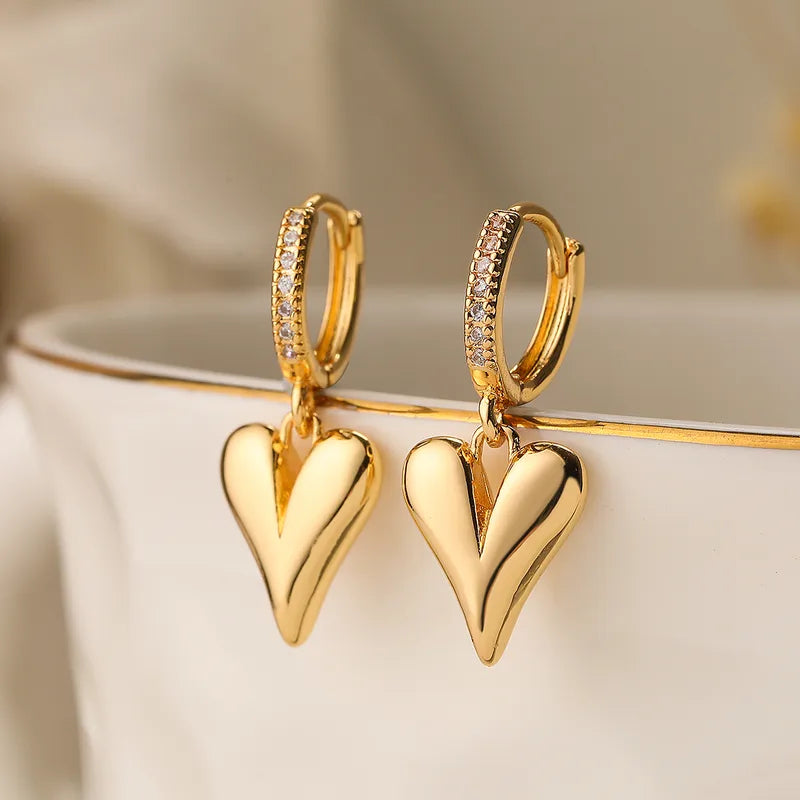 Aro Argolla Cobre Chapado en Oro 18K con Circonitas y Corazón Colgante