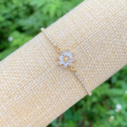 Pulsera Cobre Chapada en Oro 18K con Flor Blanca y Circonitas